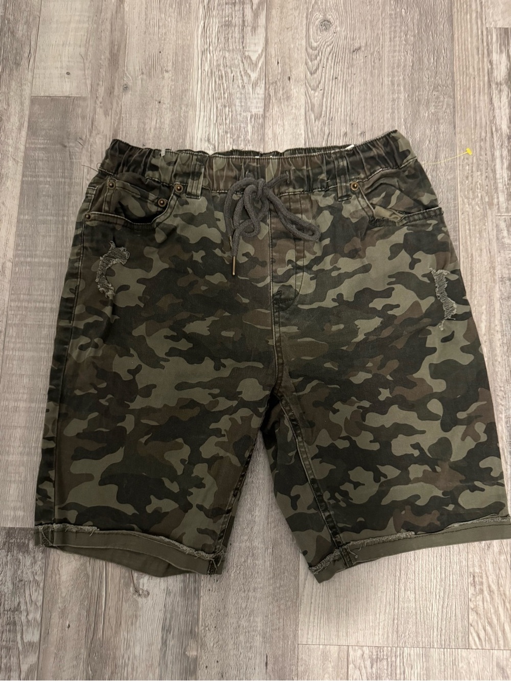 Jeaniologie Men's Camo Drawstring Hybrid Shorts - Olive Green